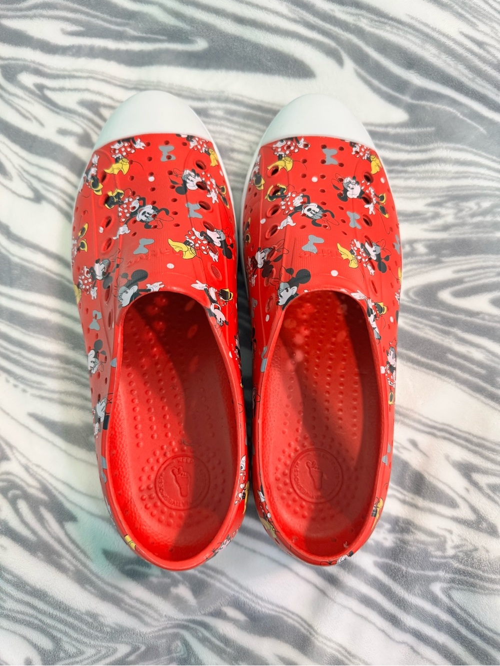 Women’s Minnie Mouse native slip ons